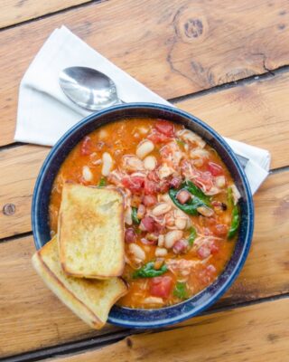 Tuscan Chicken and White Bean Soup