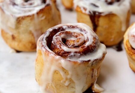 Air Fryer Cinnamon Rolls