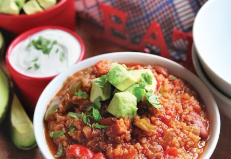 Quinoa Chili with Kidney Beans