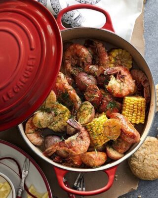 Cast Iron 5.5 Quart Dutch Oven